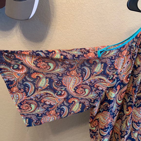 Blouse - Picture 2 of 3